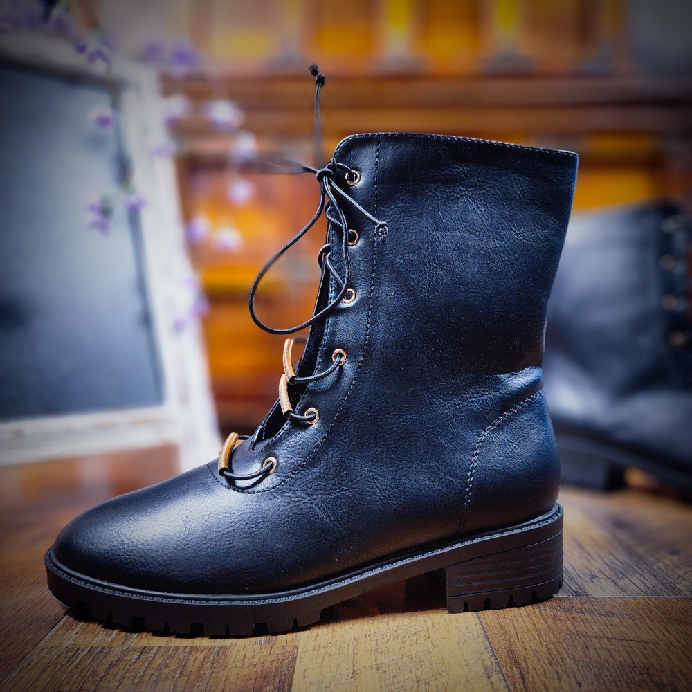 Charming Lady Black Ankle Boots 6.5